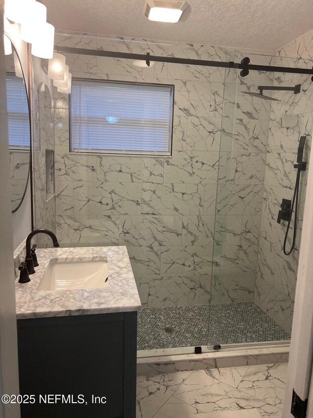 Foto principal - 6712 Buttontree Ct