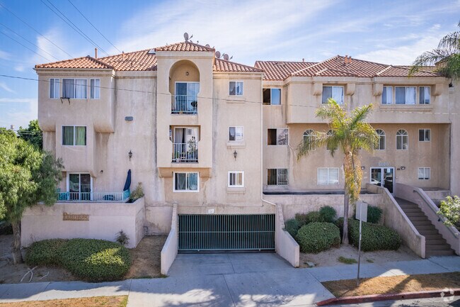 6100 Rugby Ave Huntington Park, CA 90255-7100 - 6100 Rugby Ave