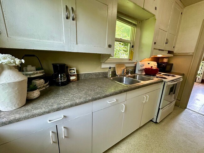 Foto del edificio - 2 bed, 1 bath home for rent in Waterloo