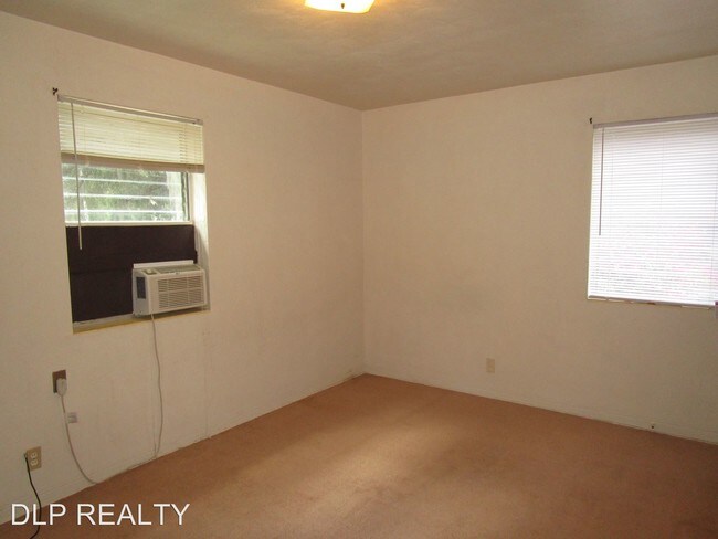 Building Photo - 299 Roosevelt Dr