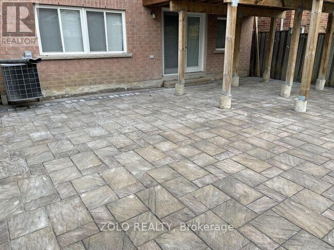 Photo du bâtiment - 33 Styles Crescent