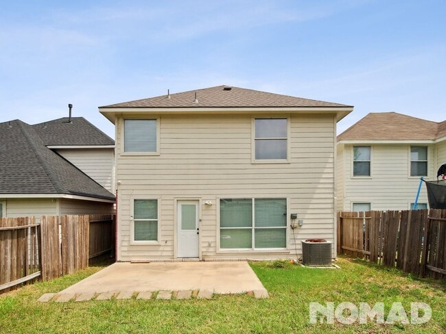 Building Photo - 14119 Maximos Dr
