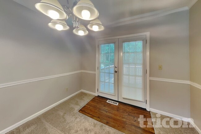 Building Photo - 1202 Holly Hills Dr SW