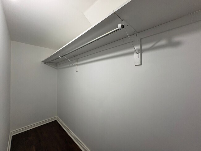 Photo du bâtiment - 1 Bed Basement in Milton