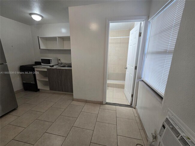 Foto del edificio - 1376 NW 103rd St