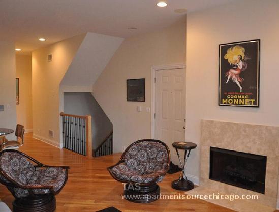 Building Photo - 2328 N Greenview Ave