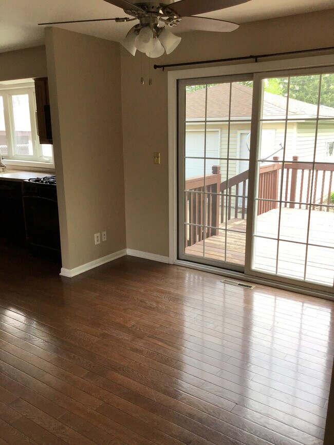 Building Photo - 8007 Monaldi Dr