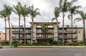 Building Photo - 5415 Newcastle Ave
