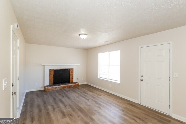 Foto del edificio - 145 W Village Ct