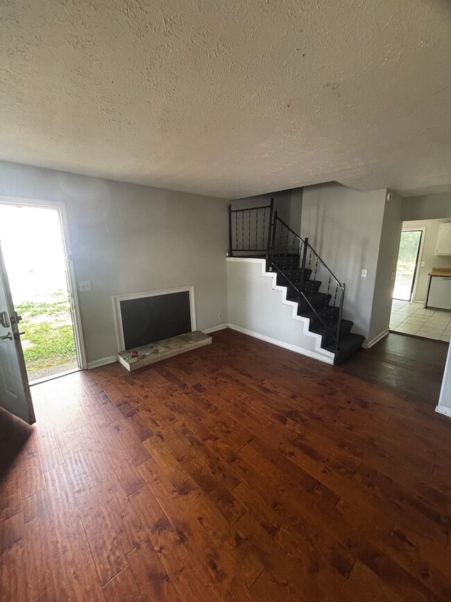 Building Photo - 286 Plus Park Blvd