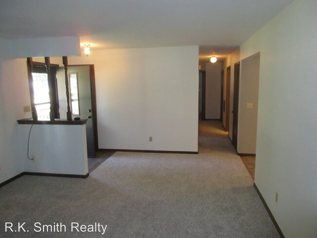 Building Photo - 3 br, 1.5 bath House - 42 S. Sumac Dr.