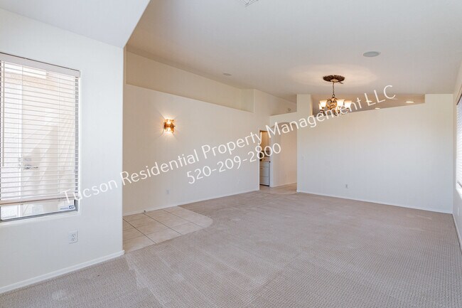 Building Photo - 11344 N Gray Boulder Ct