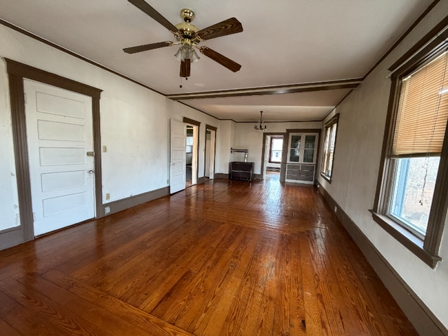 Building Photo - 529 Park Ave