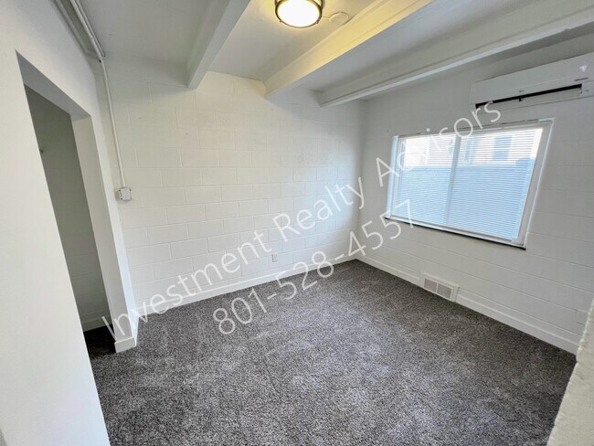 Foto del edificio - Half Off First Month!