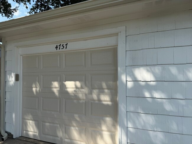 Building Photo - 4757 China Rose Dr
