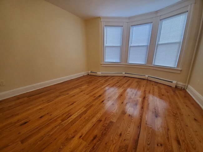 Building Photo - 168 Highland Ave
