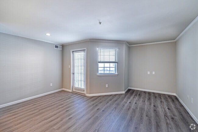 1 BD, 1 BA - 660 SF - Dining and Living Area - Mountain View Crossing