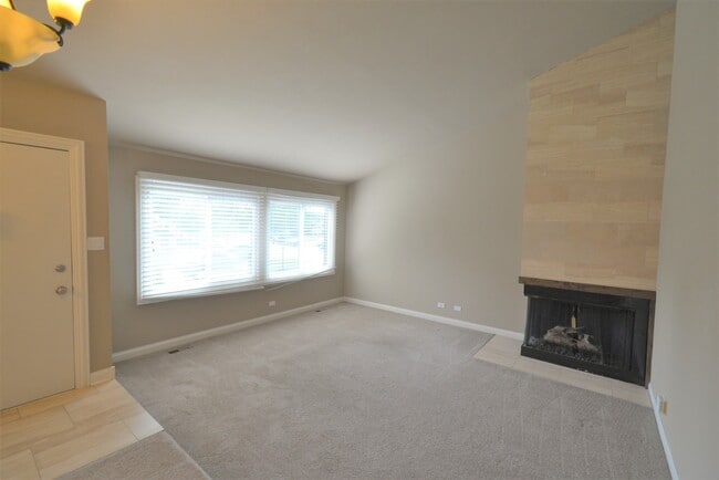 Building Photo - 183 Cascade Dr
