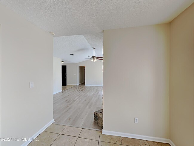 Foto del edificio - 7863 Collins Ridge Blvd