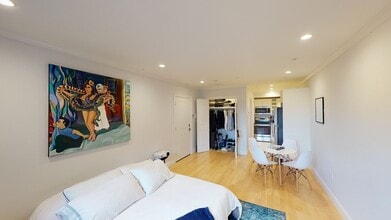 Building Photo - 296 Beacon St