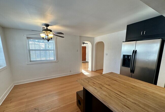 Building Photo - 795 Orchard Dr