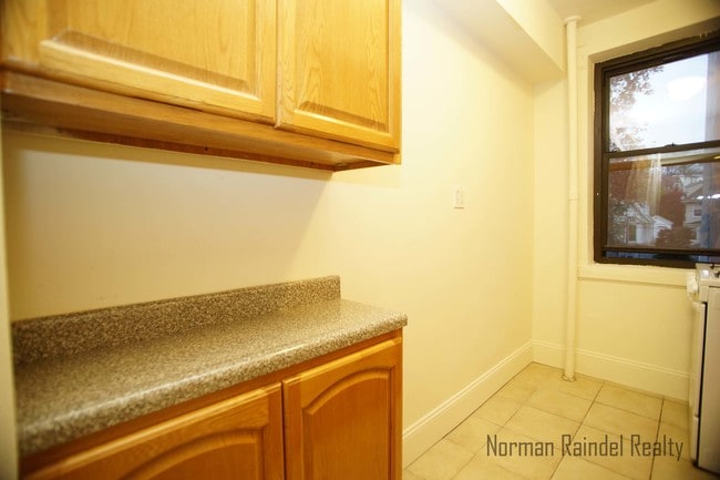 Foto del edificio - 529 E 235th St