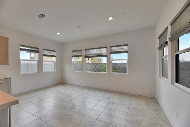 Foto del edificio - 8125 Denali Dr