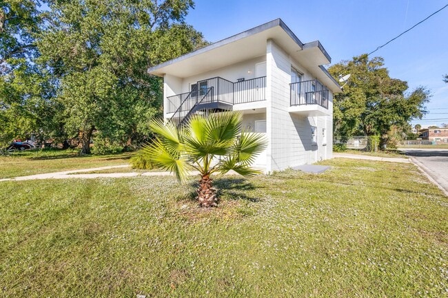 Photo - 901 Colyer St Apartment