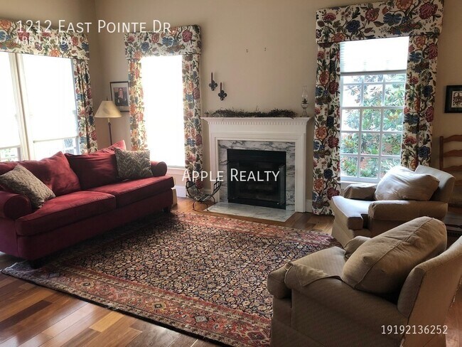 Building Photo - 1212 East Point Dr. - Available Now!