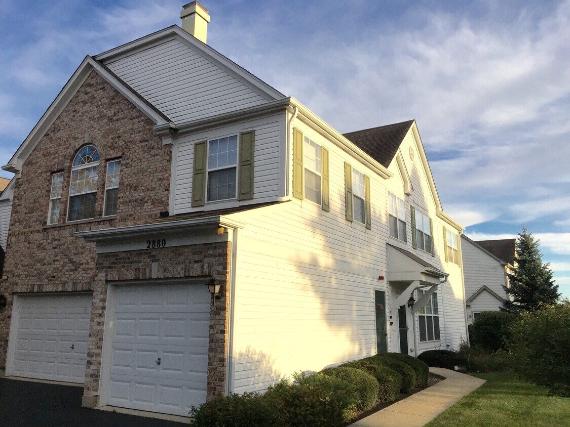 2880 Stonewater Dr, Naperville, IL 60564 Townhome Rentals in