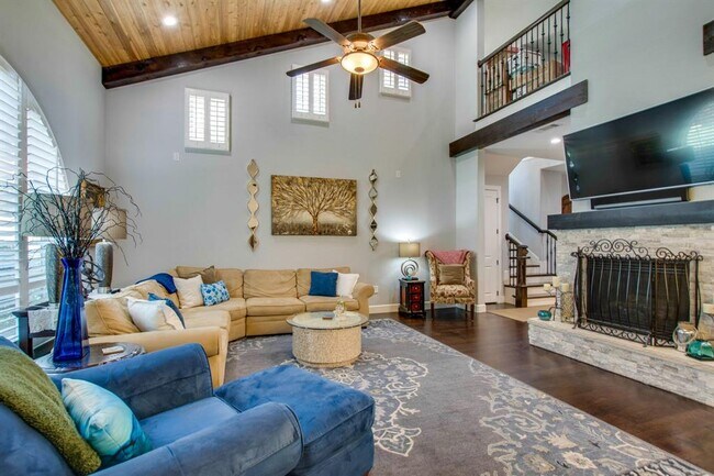 Building Photo - 611 Via Ravello