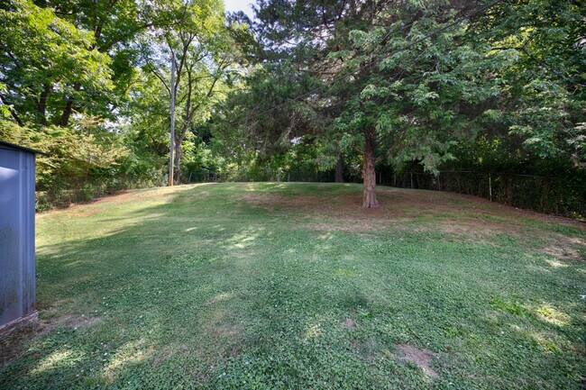 Foto del edificio - 907 Fairway Dr NW