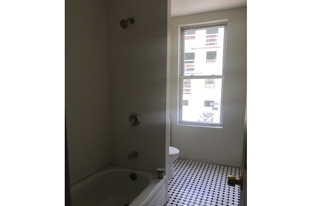 Foto del edificio - 879 Myrtle Ave