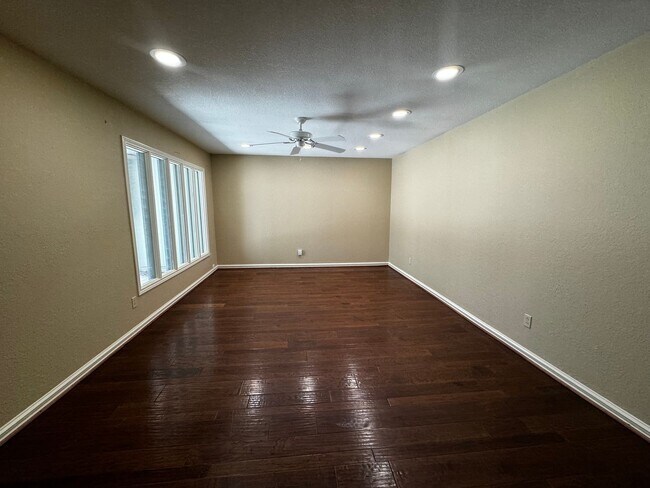 Building Photo - Country Place Estates Town Home
