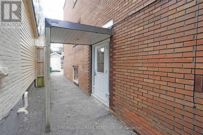 Building Photo - 310 Byron Ave