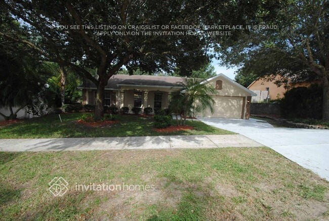 Building Photo - 815 Palm Forest Ln
