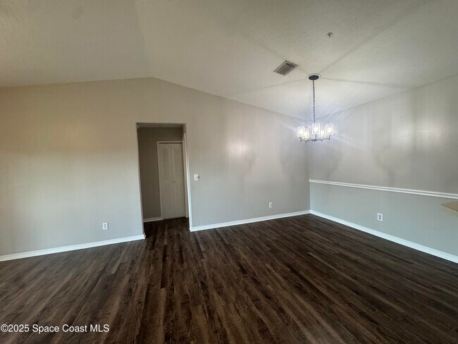 Building Photo - 7667 N Wickham Rd