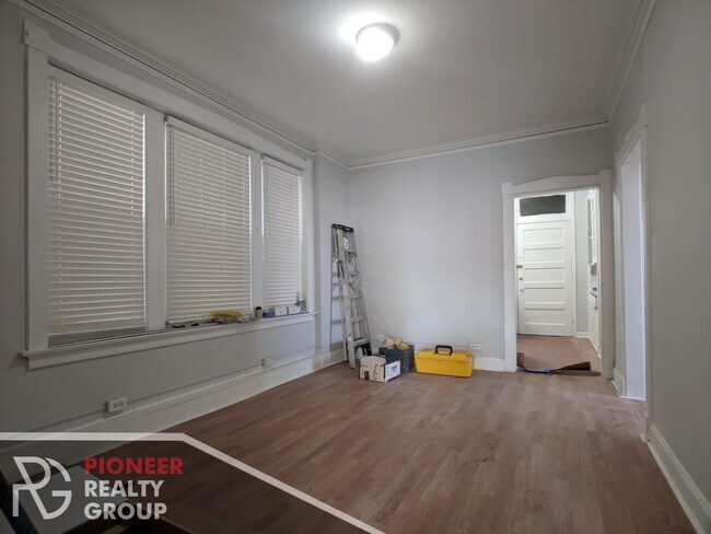 Foto del edificio - 3700 W Wrightwood Ave