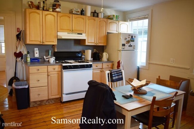 Building Photo - 2 br, 1 bath Condo - 373 Thayer St
