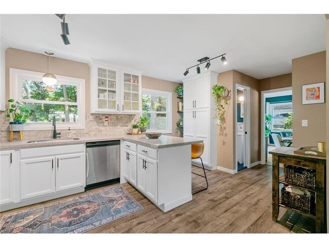 Foto del edificio - 1620 Winnetka Ave N