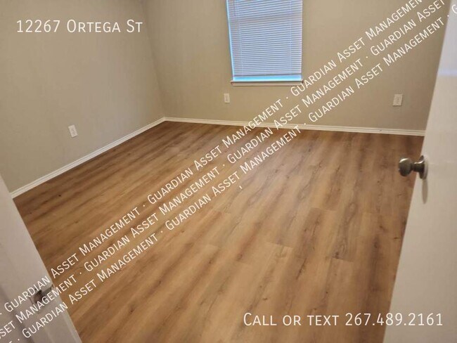 Building Photo - Half off of November rent to move in by 10/11