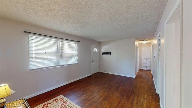 Foto del edificio - 609 Chase St