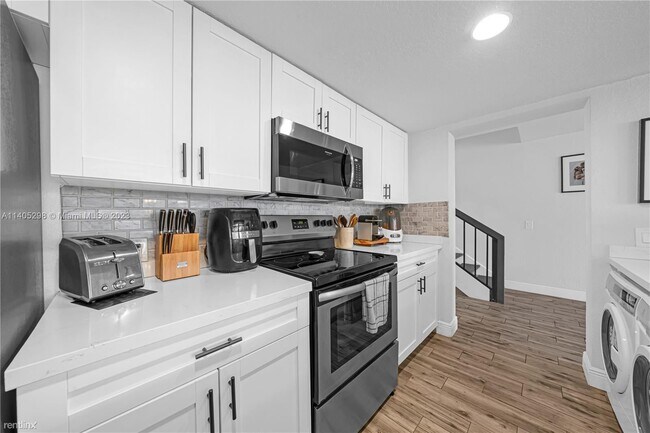 Building Photo - 3 br, 2 bath House - 11341 NW 16th St
