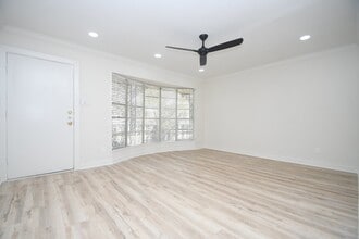 Building Photo - 800 Post Oak Blvd