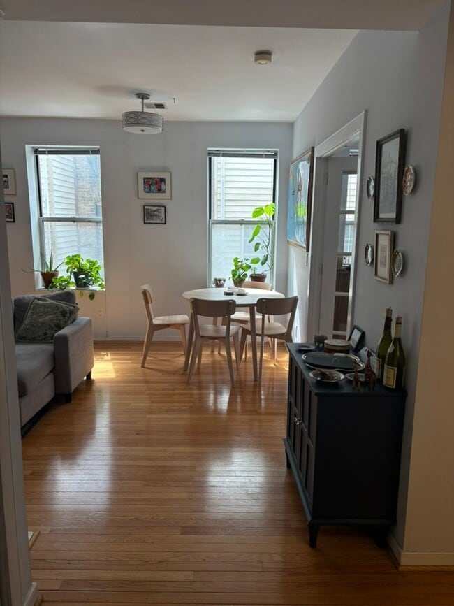 Foto del edificio - 2611 Adams Mill Rd NW
