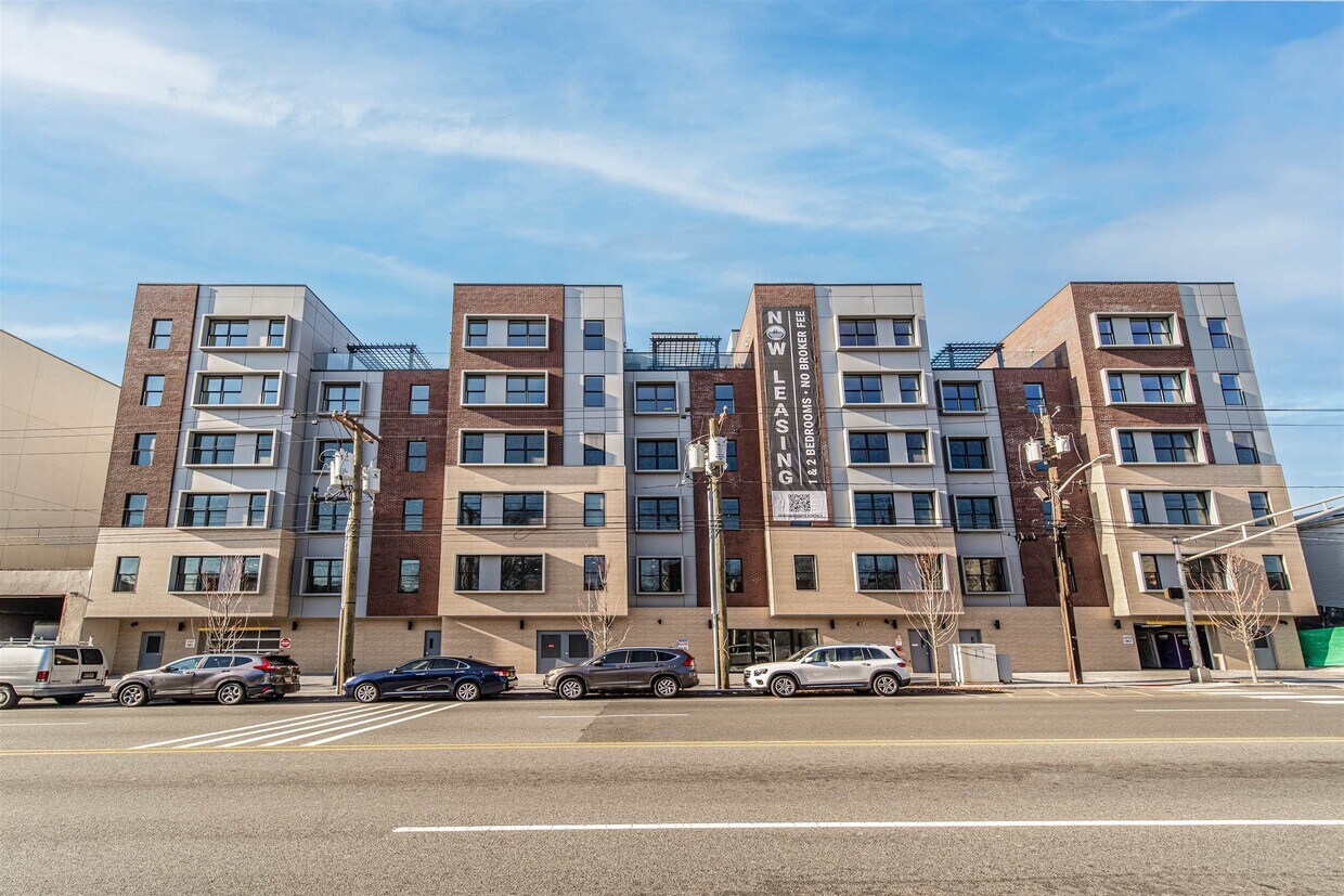 Primary Photo - 3443 John F. Kennedy Blvd