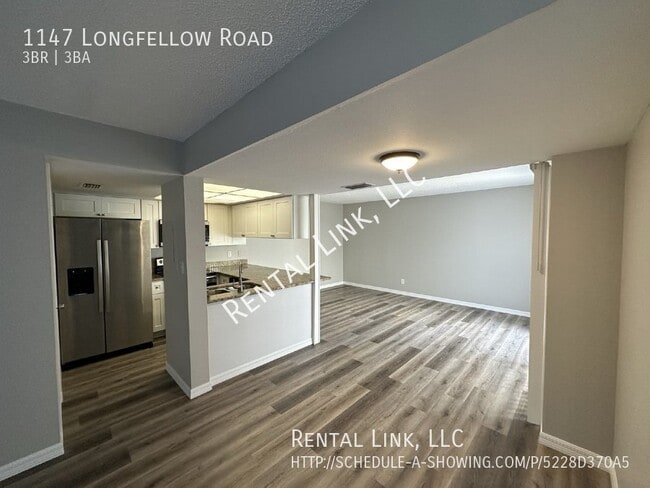 Building Photo - Sarasota Townhouse For Rent