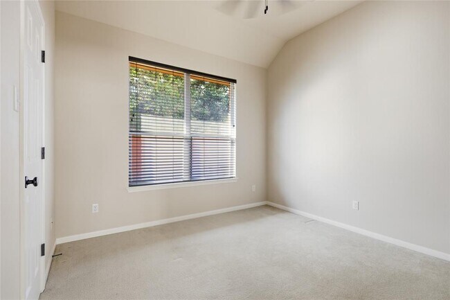 Foto del edificio - 216 Great Cir Cove