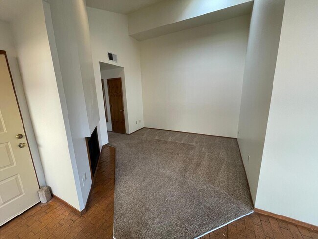 Foto del edificio - 5320 Heritage Way NE
