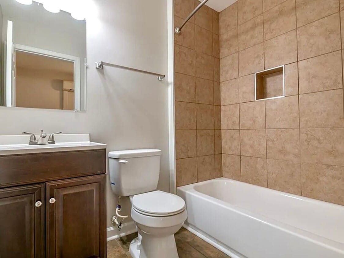 Primary Photo - 1025 Rosedale Ave